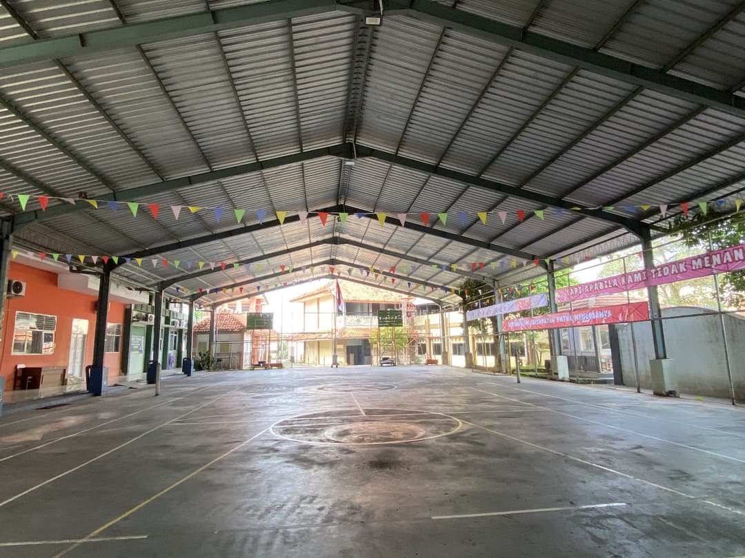 Lapangan serbaguna indoor